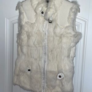 Brand New Girls sweater vest with rabbit Front and micro Suede
